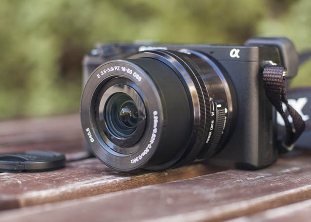 Sony a5100 Mirrorless Camera Giveaway by Makeuseof.com